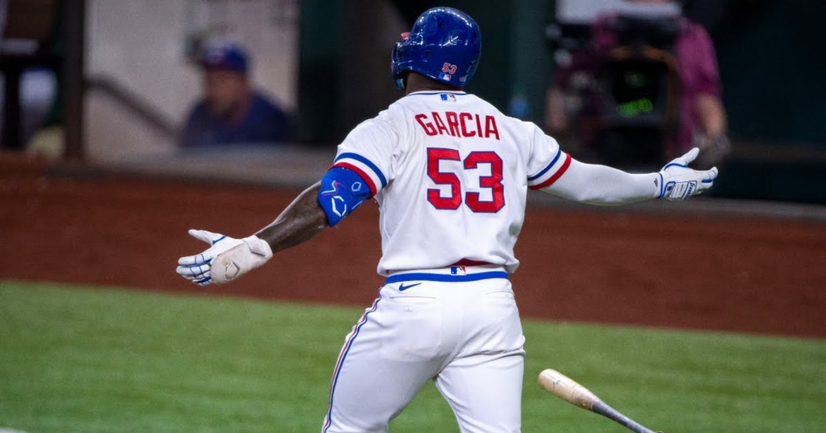 Cubano Adolis García, elegido “jugador del mes” por los Rangers de